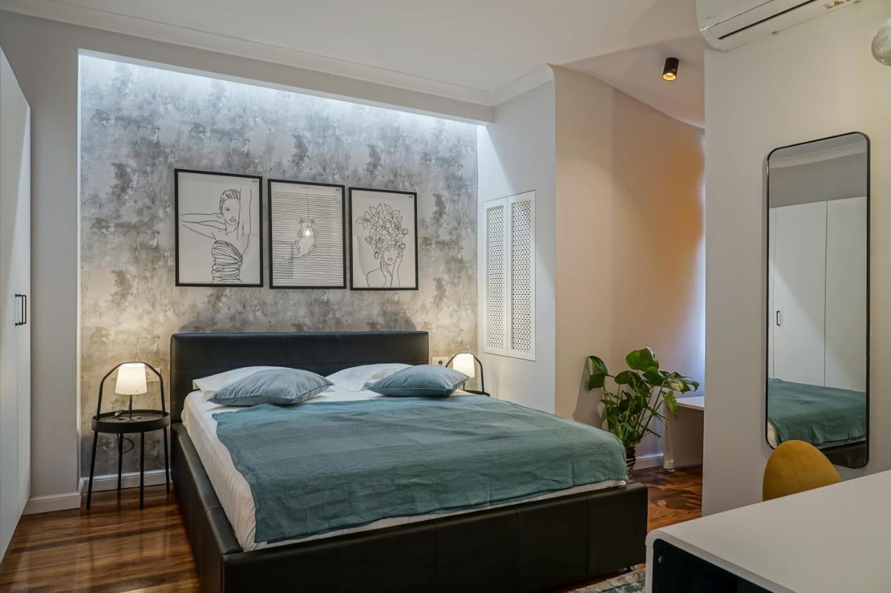 Appartamento Charming 2Bdr Apt Downtown Bucarest Esterno foto