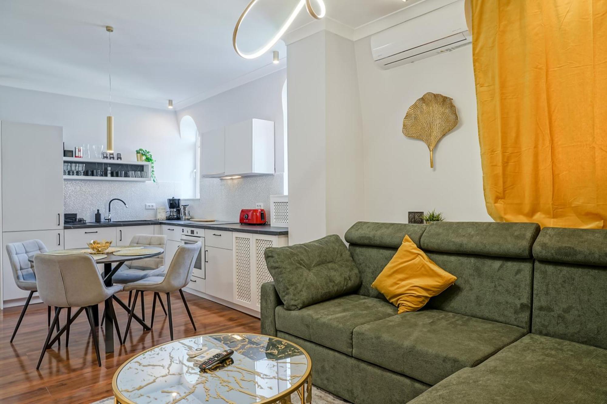 Appartamento Charming 2Bdr Apt Downtown Bucarest Esterno foto